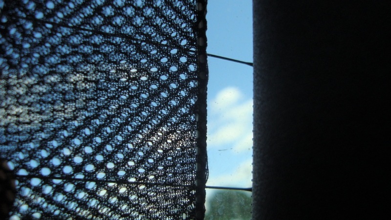 Изготовление и установка сетчатых шторок на окна автомобиля
